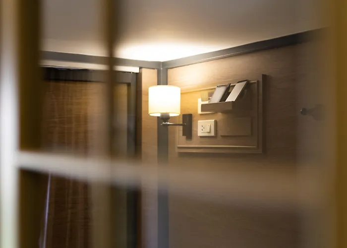 بيت شباب Warm Window Silom *