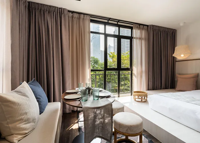 Warm Window Silom * بانكوك