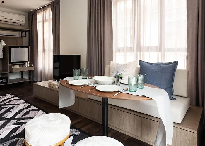 بيت شباب Warm Window Silom *