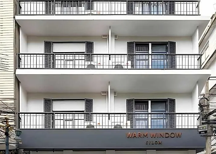Warm Window Silom 방콕